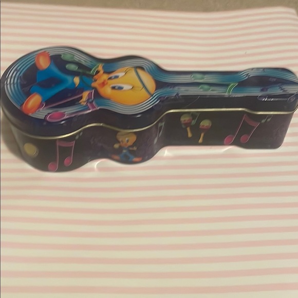 Tweety Bird Guitar-Shaped Tin Box - Picture 2 of 3